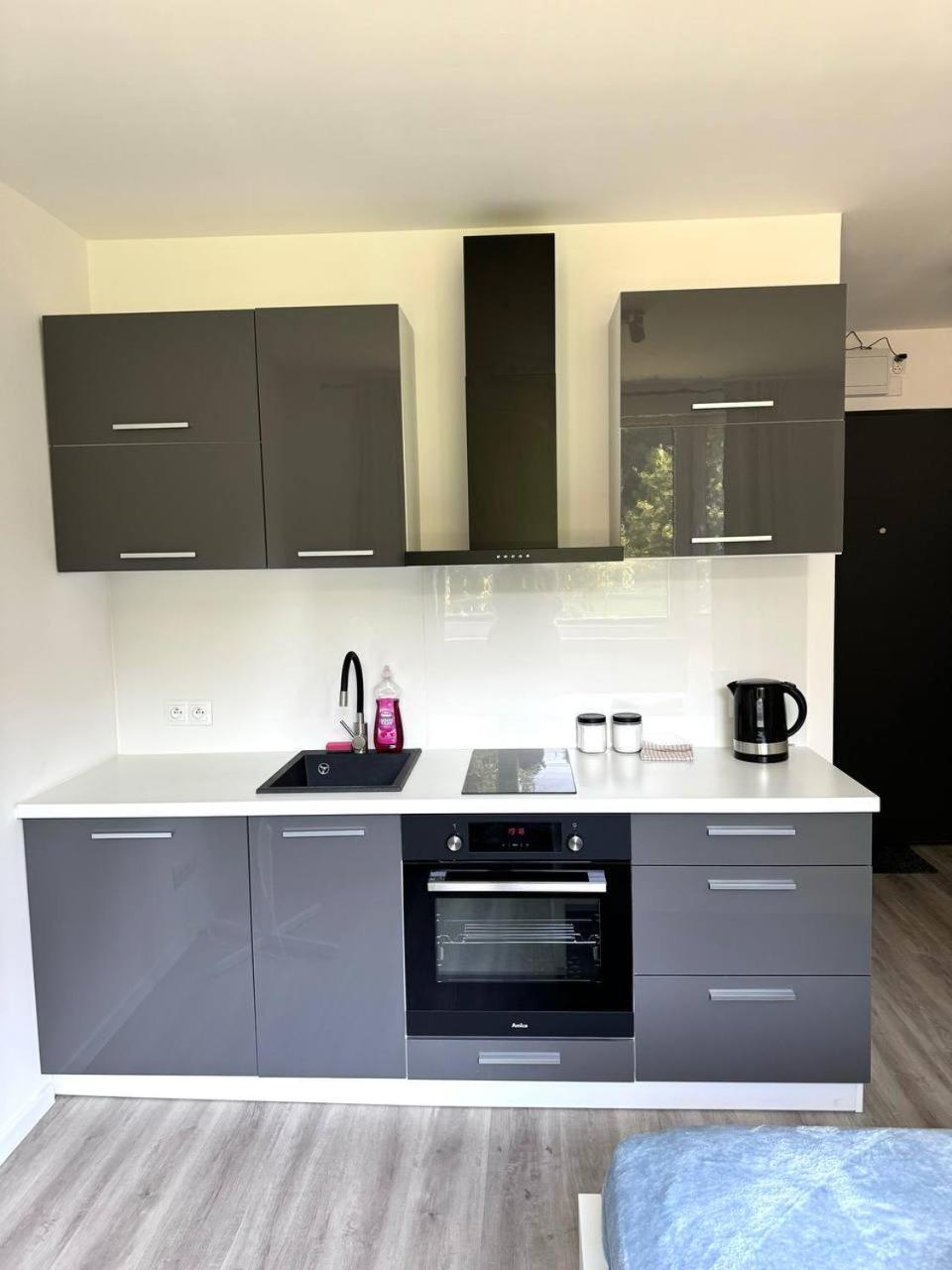 Quiet Apartment Near The Park, Metro, Centre, Wi-Fi - By Hik Apartments 바르샤바 외부 사진